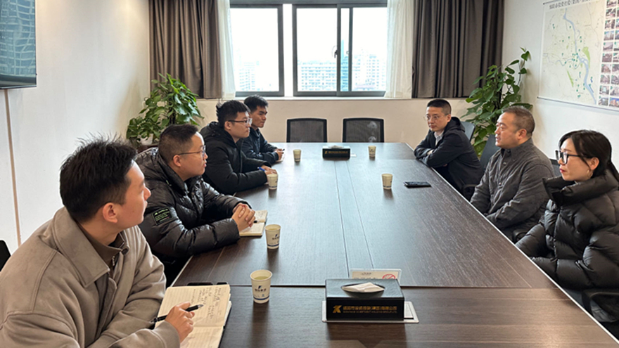 MK体育集团党委副书记王玉梁与中建三局交流培养的人才进行交流座谈